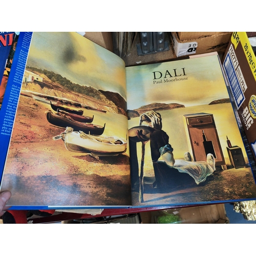 638 - 3 Books, The Ocean, Salvador Dali And Soviet Union