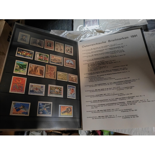 539 - Austrian Year Book  Stamps 1991