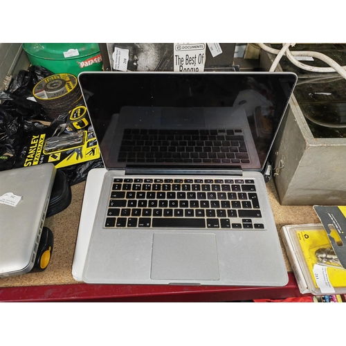 211 - 2 Macbook Pro'S Plus A Macbook No Hard Drives, Spares, Parts Only