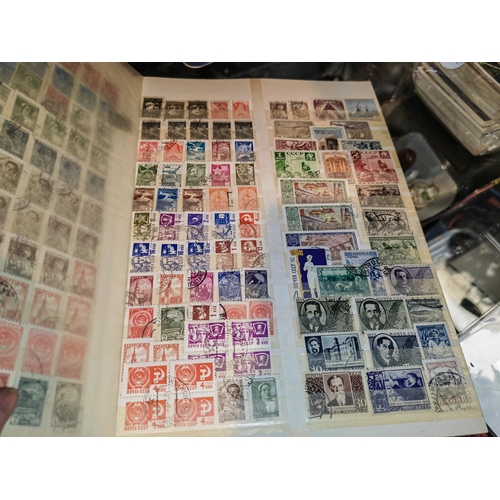 301 - Red Philatex World Stamp Album