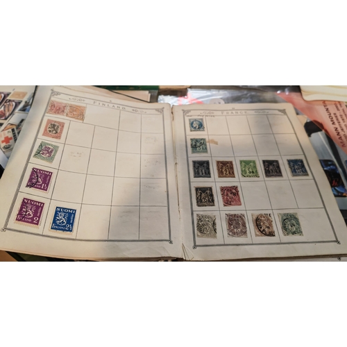 536 - Lincoln Stamp Album World Stamps