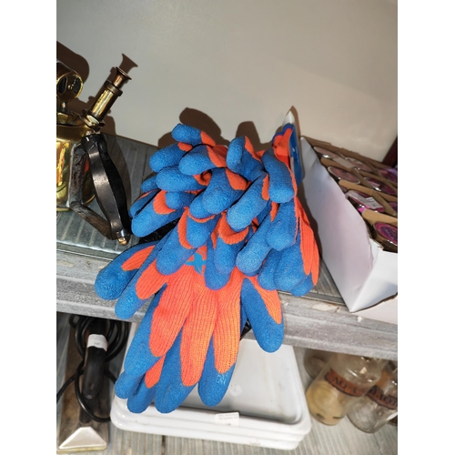 136 - 4 Unused Pairs Of Ox Thermal  Grip Work Gloves