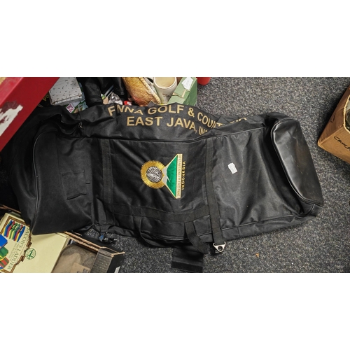 175 - Golf Bag Coverall - Travelling
