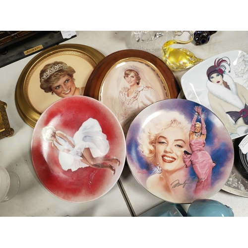 448 - 2 Framed Lady Diana Plates, 2 Marilyn Monroe Plates Plus Art Deco Style Lady Plate Plus One Small Fr... 