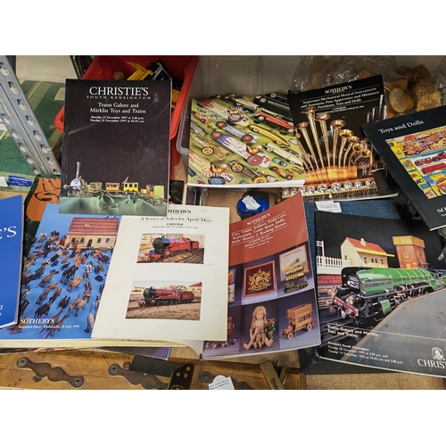 170 - 36 Auction Catalogues Of Cars, Transport, Toys, Models & Automata Including Sotheby'S, Christie'S, C... 