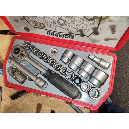 172 - 2 Teng Tools Professional Socket (Some Pieces Replaced)
