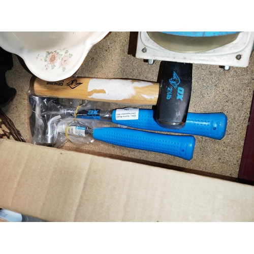 236 - 2 Ox 16Oz Claw Hammers Plus A Club Hammer