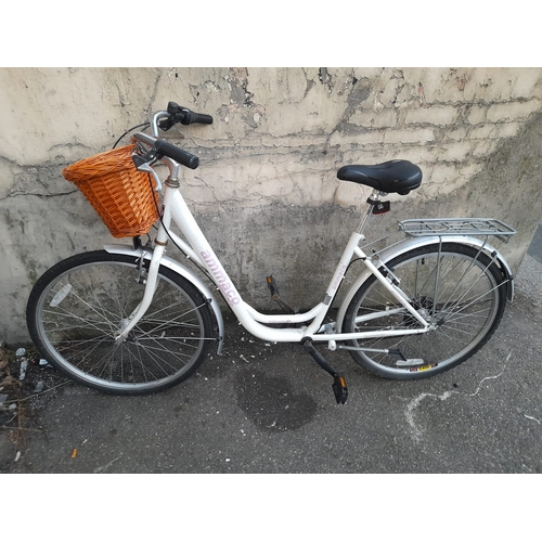 40 - Ladies Amaco Push Bike With Wicker Basket To Front