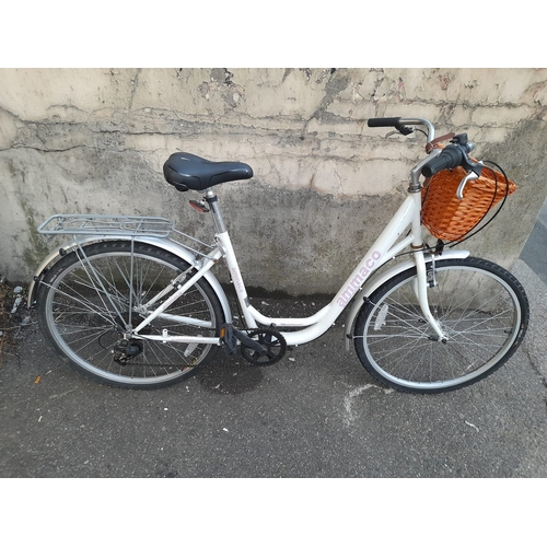 40 - Ladies Amaco Push Bike With Wicker Basket To Front