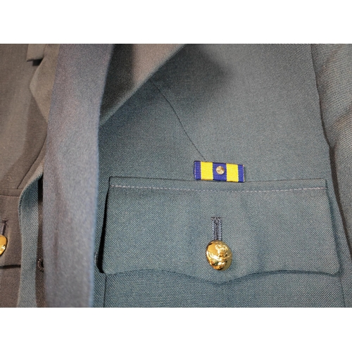 29 - Raaf Sergeants Uniform Jacket + 2 Trousers + Hat And Tie