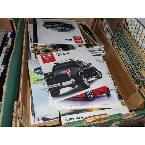 93 - 2 Boxes Of 135 Car Brochures For The Irish Market (Republic Of Ireland)