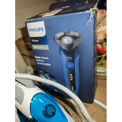 626 - Steam Iron Phillips Shaver/Hair Cutter