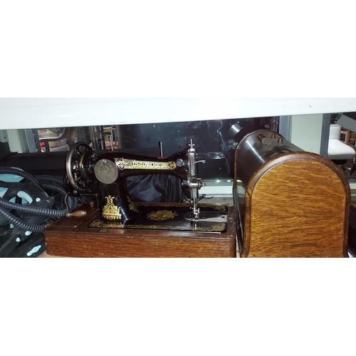 713 - Singer Sewing Machine In Case