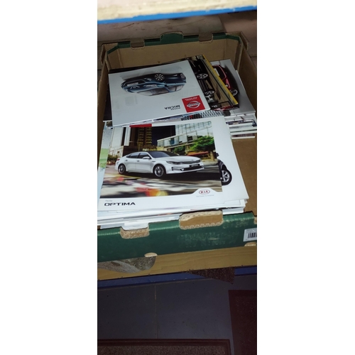 86 - 2 Boxes Of 135 Car Brochures For The Irish Market (Republic Of Ireland)