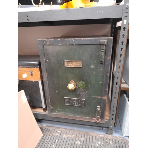 73 - Reliance Safe With 2 Keys