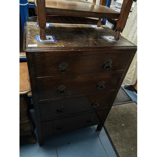 65 - Oak 4 Drawer Chest Of Drawers Handle Missing To One Drawer