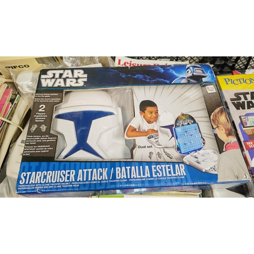 132 - Star Wars Starcruiser Attack Boxed Plus A Star Wars Draw In Space Toys