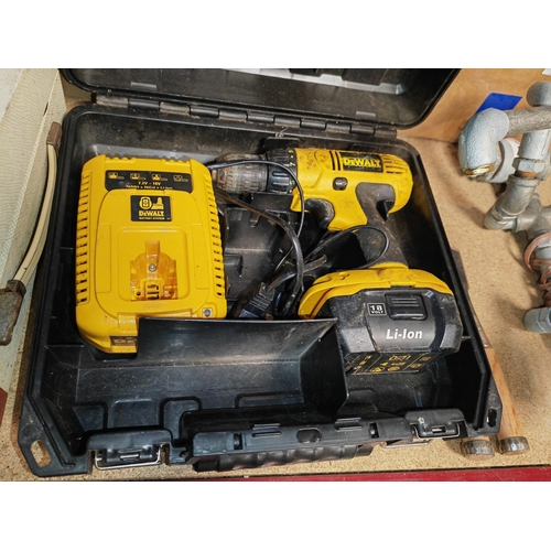 249 - Dewalt 18V Dc729 Cordless Drill In Case Working