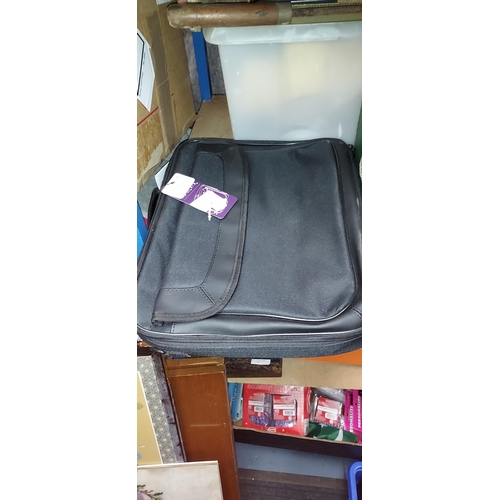 21 - Unused Targus Laptop Bag