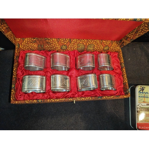 250 - Set Of Napkin Rings Plus A Set Of Tram Place Mats