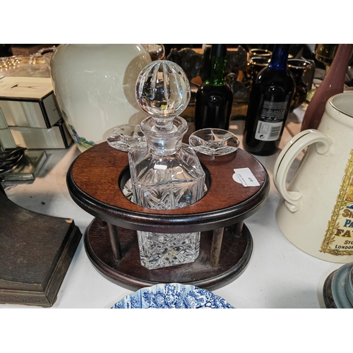 469 - Decanter And 2 Glasses In Stand