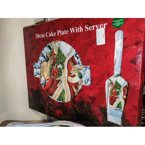 628 - Christmas Cake Plate With Servers