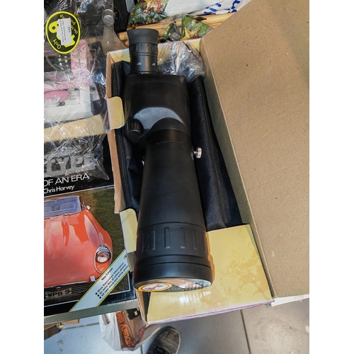 637 - Optus Zoom 20-60X60 Spotting Scope With Table Tripod In Box