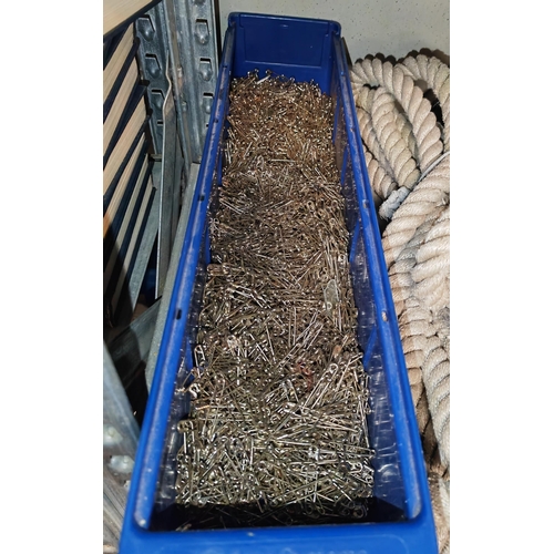 226 - Tray Of 1000'S Safety Pins