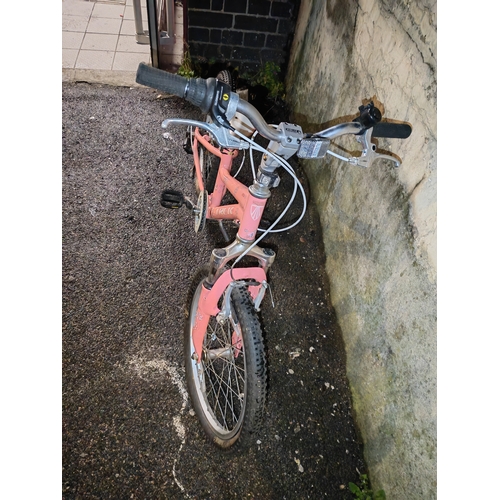 40 - Girls Trek Nt60 Push Bike In Good Condition