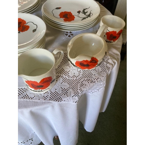 202 - Box Of Wedgwood Susie Cooper Cornpoppy Tea/Dinner Service 35 Pces