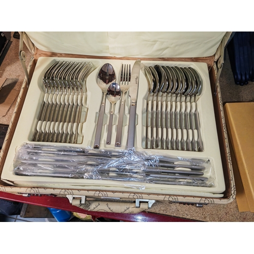 610 - Large Unused Meisterbach Cutlery Set 12 Person (Missing Q Fork, Desert Spoon, Ladle) With 7 Pieces K... 