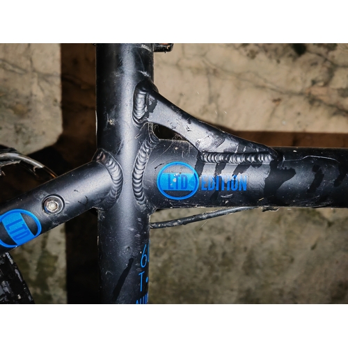 36 - Adults Carrara Axle Ltd Ed Push Bike Derailers Need Replacing
