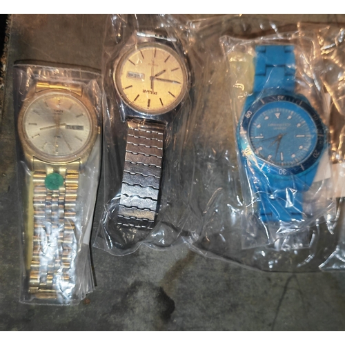 359 - 3 Gents Watches Timex, Identity And Pulsar