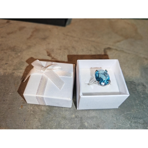 364 - Dress Ring With Turquoise Stone