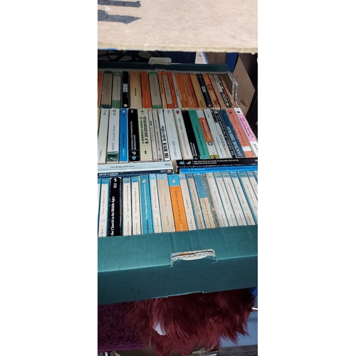 700 - Box Of Vintage Paperbacks Including Penguin, Pelican, Pan And Faber