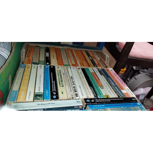 700 - Box Of Vintage Paperbacks Including Penguin, Pelican, Pan And Faber