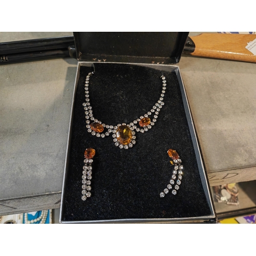 422 - Vintage Large, Amber Coloured Clear Stone Necklace With Matching Earring