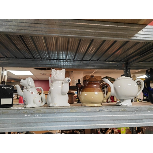 459 - 4 Teapots