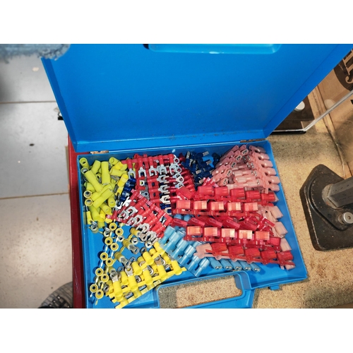 650 - Case Of Electrical Connectors