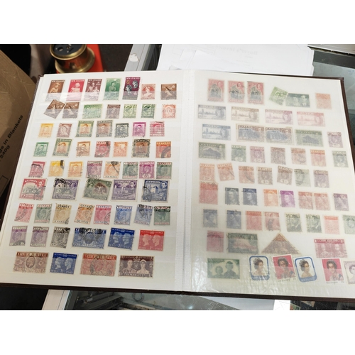 435 - Brown Stock Book Of World Stamps