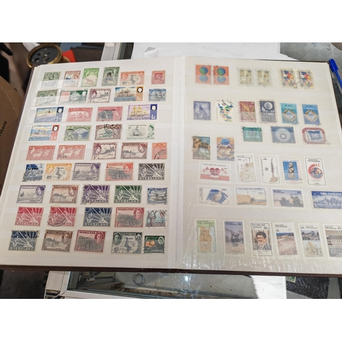 435 - Brown Stock Book Of World Stamps