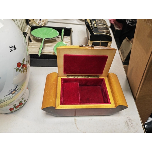 455 - 2X Jewellery Boxes On Accordion Shaped