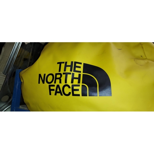 720 - Large North Face Euro Hike Tourer Kings Size Bag 210 X 95cm