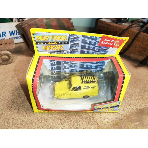 29 - Lledo Only Fools And Horses Robin Reliant Diecast Car Boxed