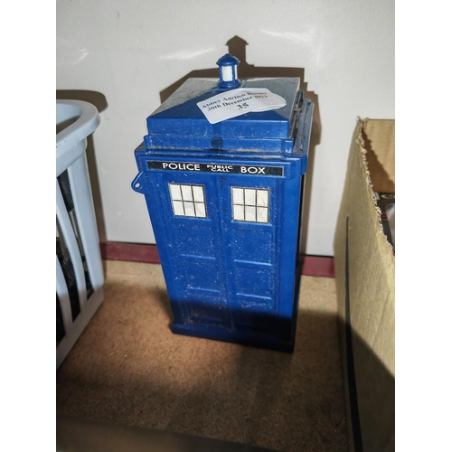 35 - Dr Who Tardis