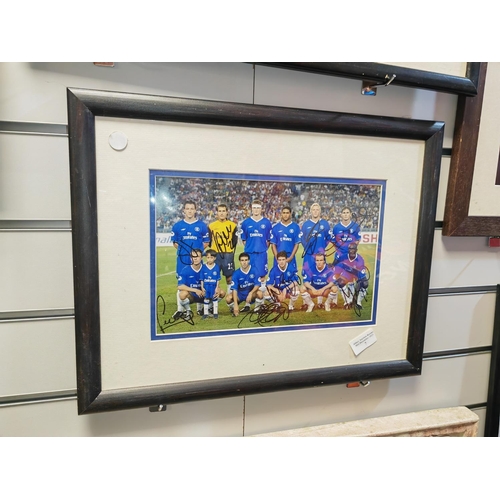 7 - Framed Photo Of The Chelsea Football Club Team With Genuine Signatures And Certificate