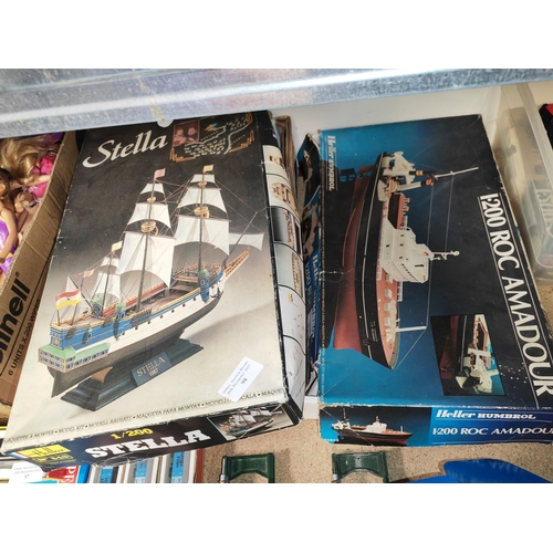 98 - Stella Tug Boat And Sailing Boat Model Kits In Boxes