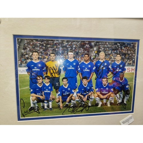 7 - Framed Photo Of The Chelsea Football Club Team With Genuine Signatures And Certificate