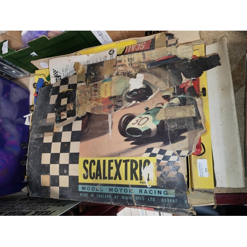 132 - Vintage Triang Scalextrics Set (Box In Poor Condition)