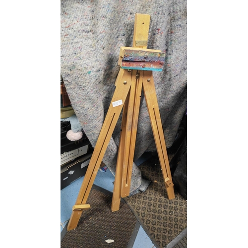 22 - Large Artist'S Easel